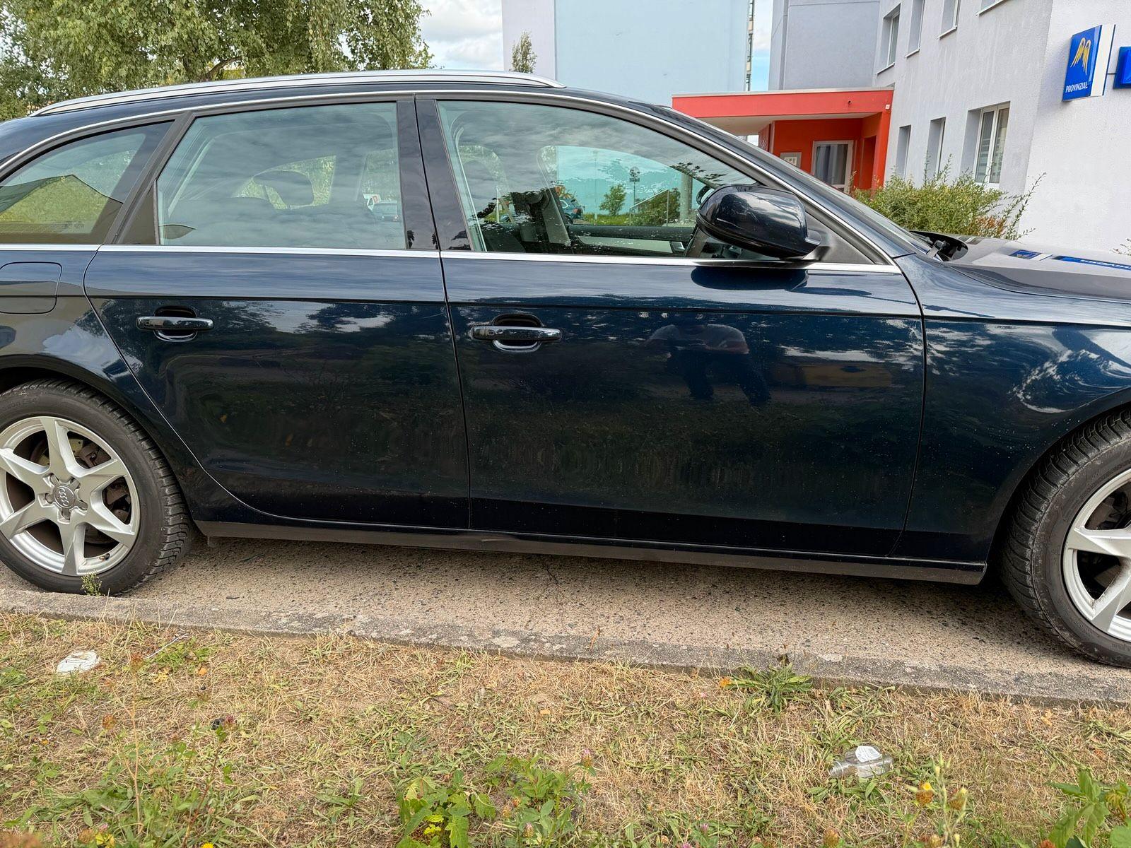 Audi A4 2009 — rear view
