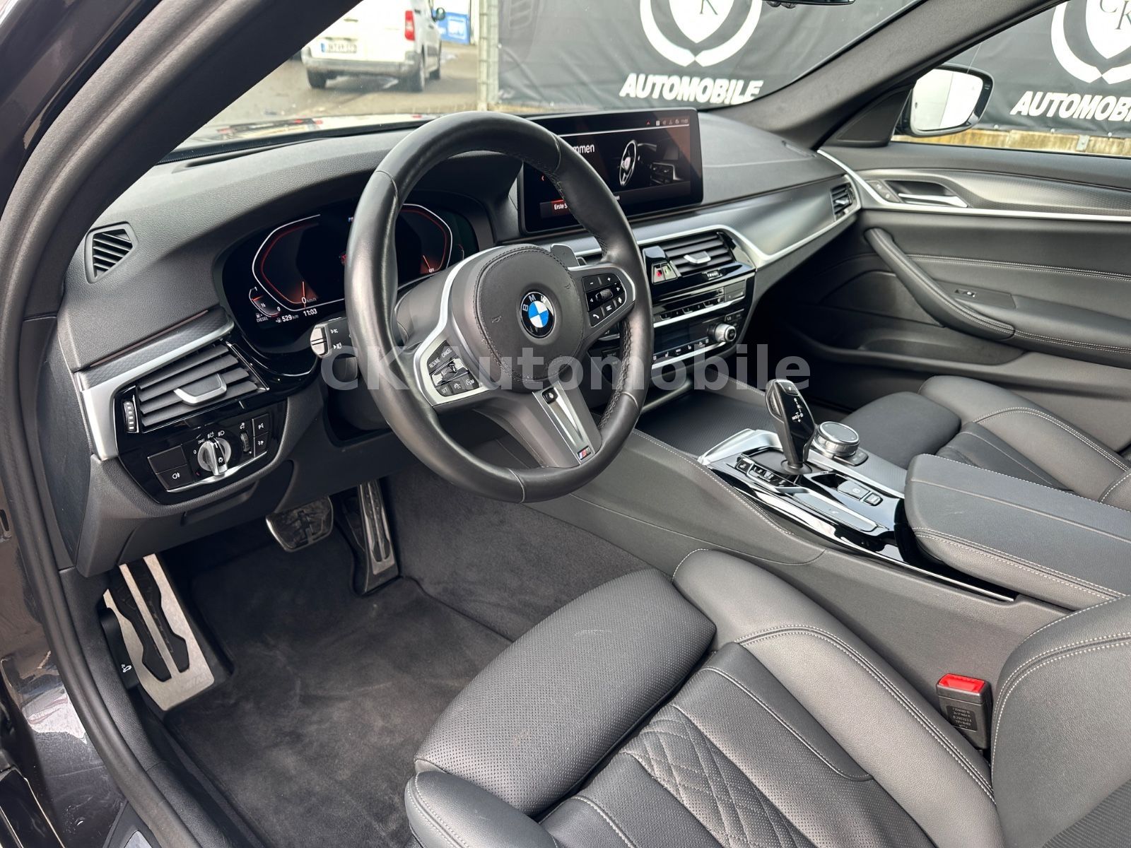 Fahrzeugabbildung BMW 520dxDrive Touring M-Sport/Laser/Head-Up/ACC/AHK