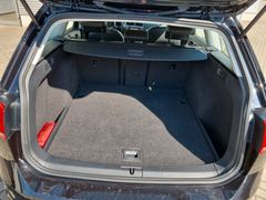 Fahrzeugabbildung Volkswagen Golf VII Variant 1.4 R Line CL
