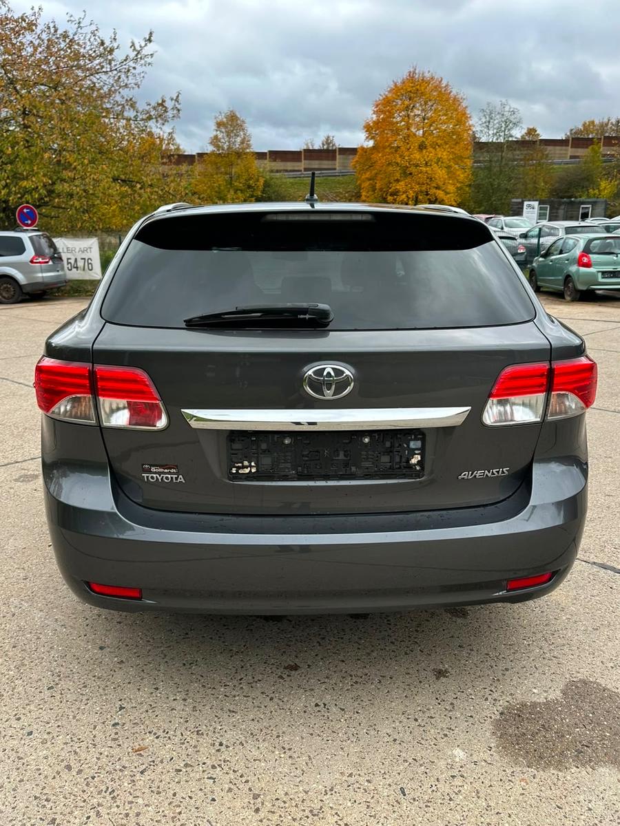 Toyota Avensis 2013 — photo 5