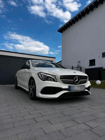 MERCEDES-BENZ CLA 200 AMG Line