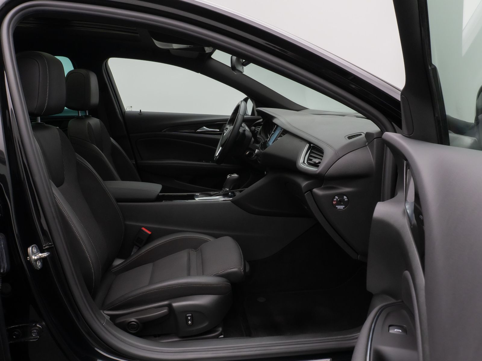 Fahrzeugabbildung Opel Insignia B Sports Tourer Innovation Pano Kamera