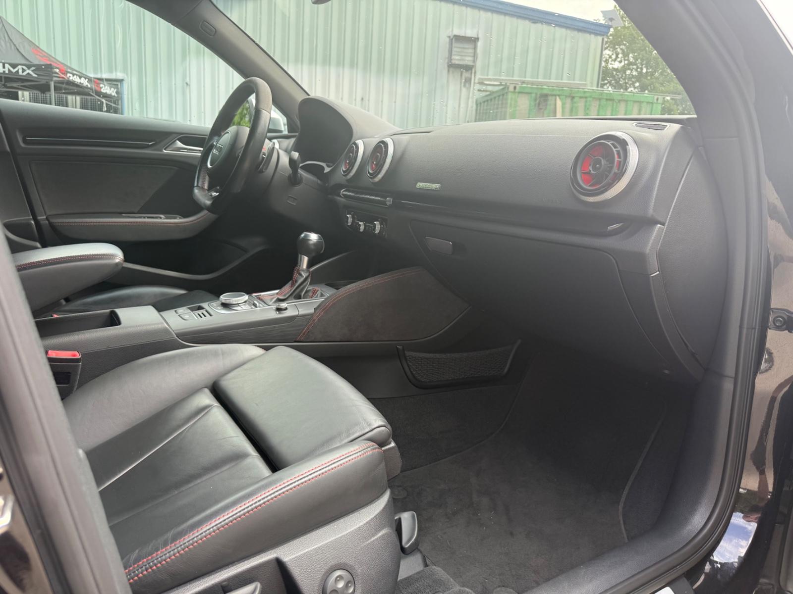 Audi RS3 Sportback 2.5 TFSI 367 ch BVA quattro / Toit panoramique / Magnetic Ride / Cuir Nappa / Jantes 19"