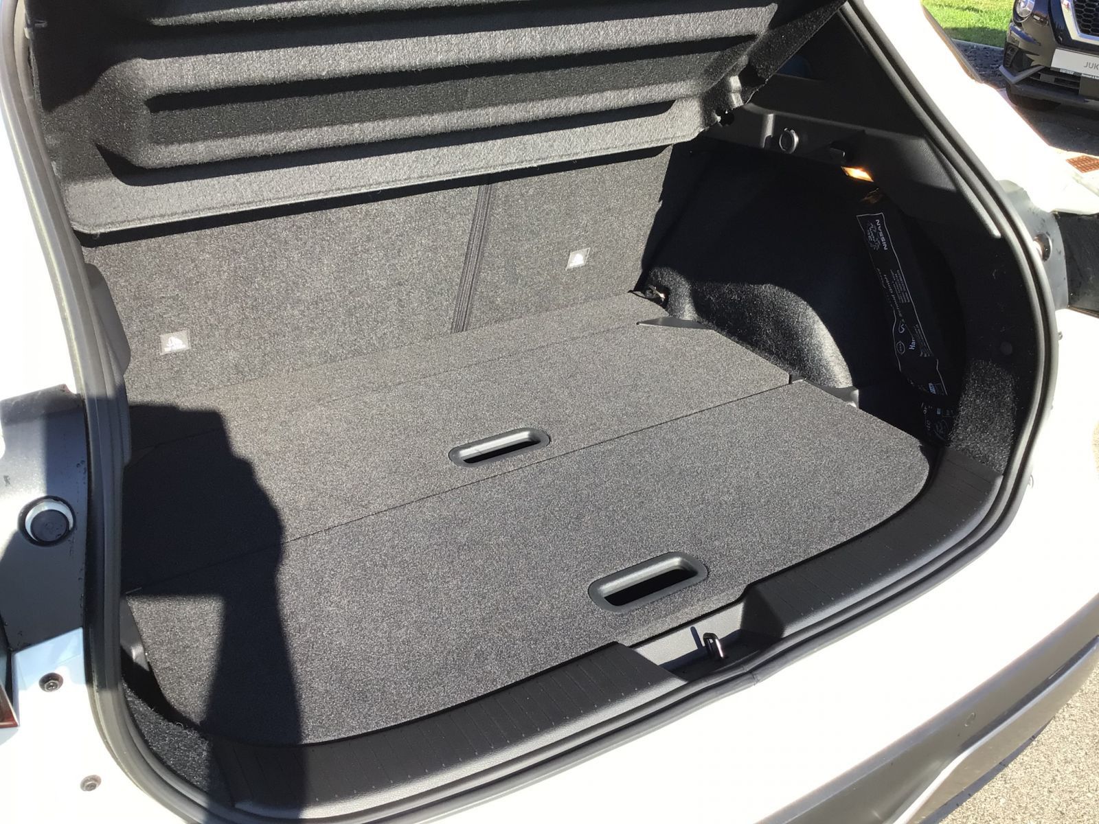 Fahrzeugabbildung Nissan Qashqai 1.3 DIG-T MHEV 6MT- N-Con.- Bus.,Winter