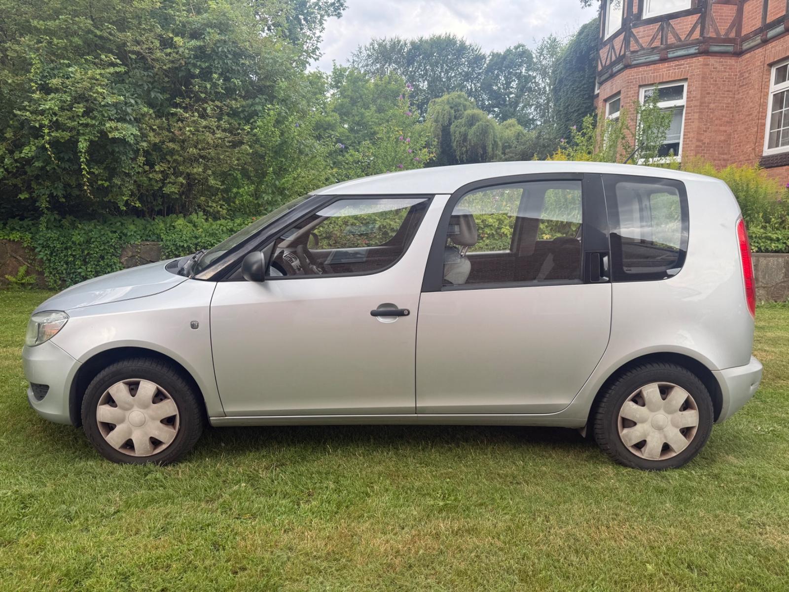 Skoda Roomster 2013 — rear view