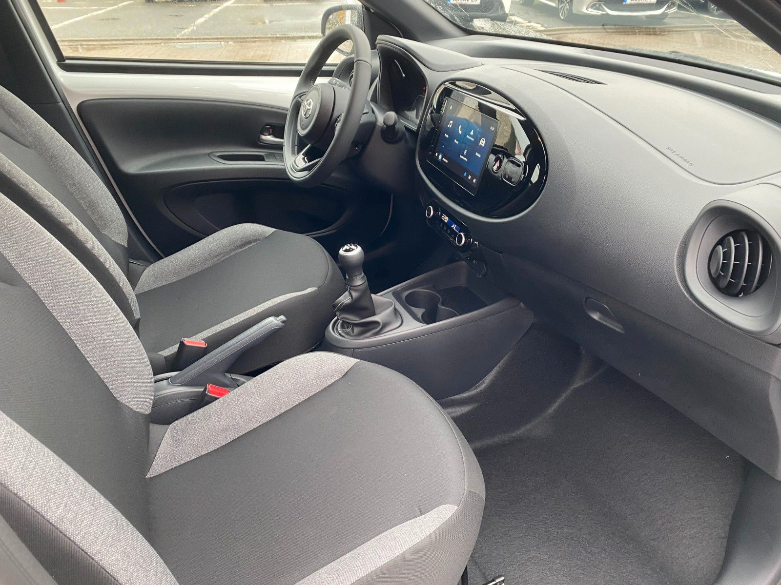 Toyota Aygo (X) - Bild 13