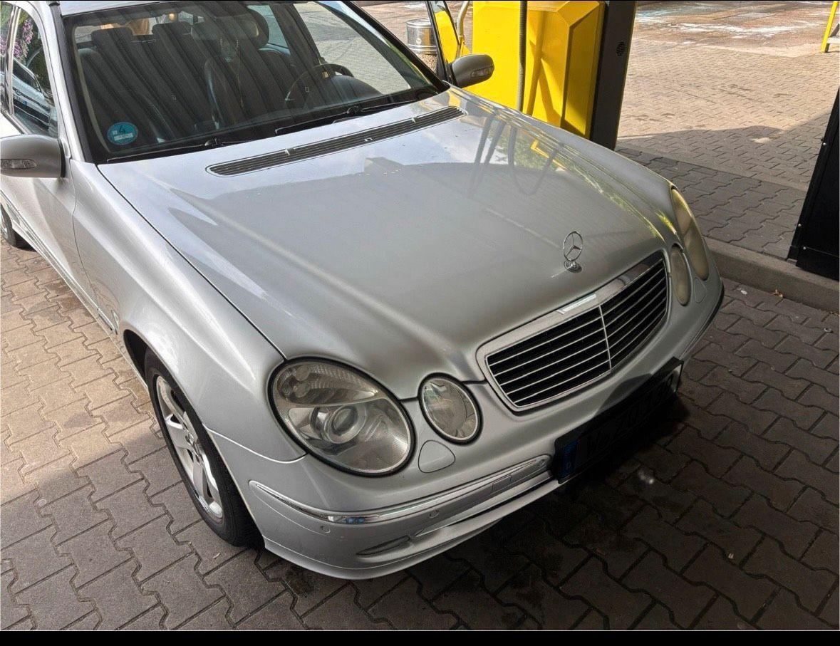 Mercedes-Benz E280 2005 — interior