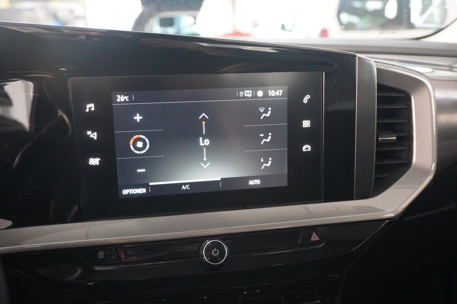 Fahrzeugabbildung Opel Mokka ELEGANCE 1.2T NAVI/LED/KAMERA/SPORT/SH/DAB