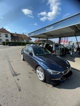 BMW 320i Luxury Line Luxury Line - BMW 320 mit Benzin-Antrieb