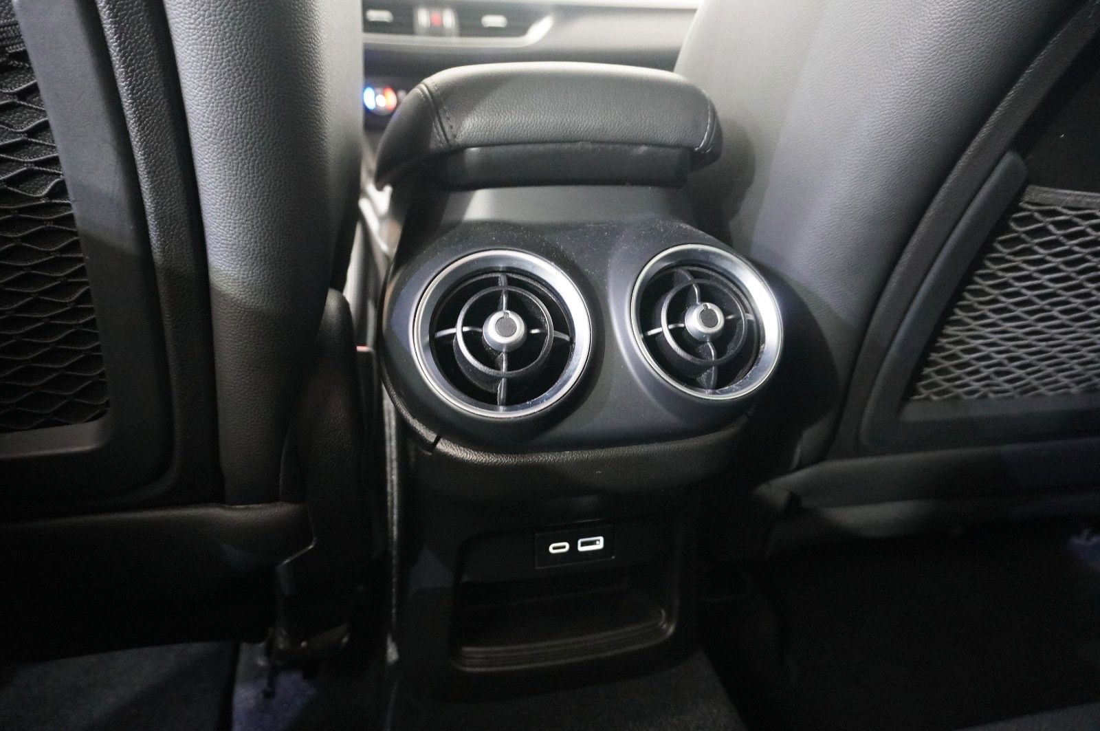 Fahrzeugabbildung Alfa Romeo Stelvio 2.2D VELOCE Q4 NAVI/LED/KAMERA/MATRIX/SH