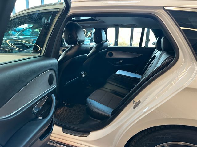 Mercedes-Benz E 350 d *4Matic*Led*Multibeam*Pano*AHK*