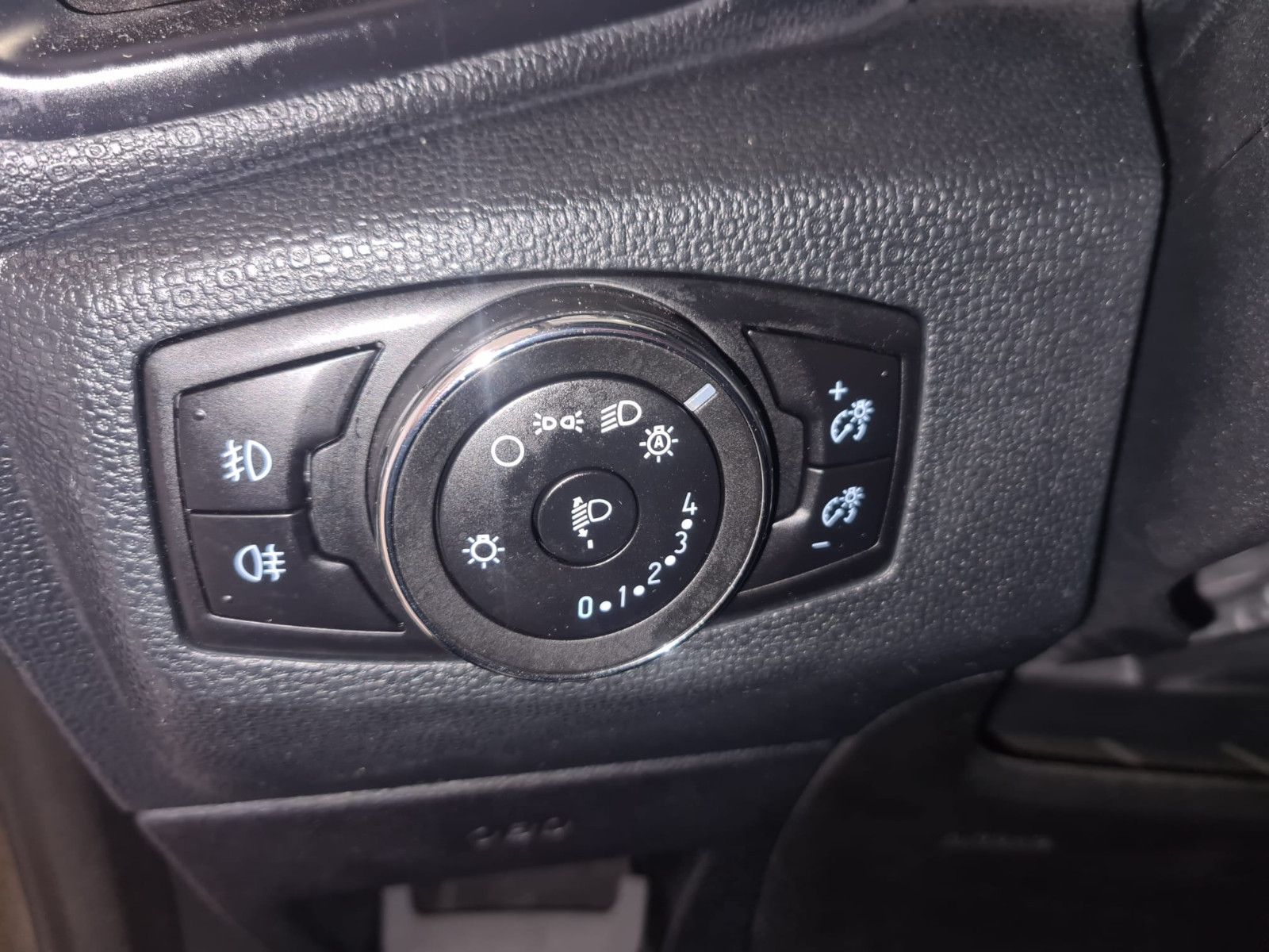 Fahrzeugabbildung Ford EcoSport Titanium / KAMERA / NAVI / GARANTIE