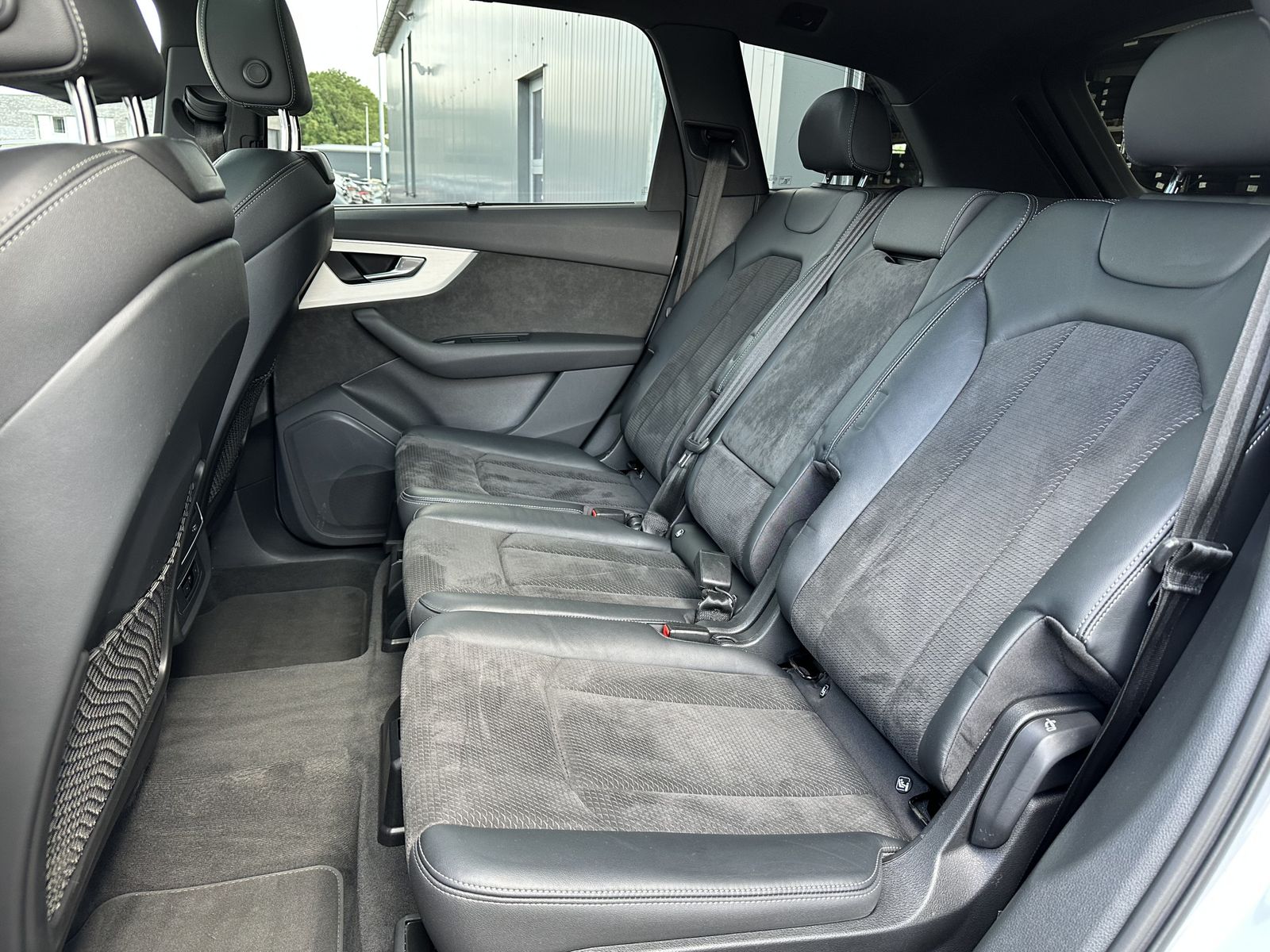 Fahrzeugabbildung Audi Q7 55 TFSI e Qu S-Line NAV+LED+KAM+PANO+VCOCKPIT