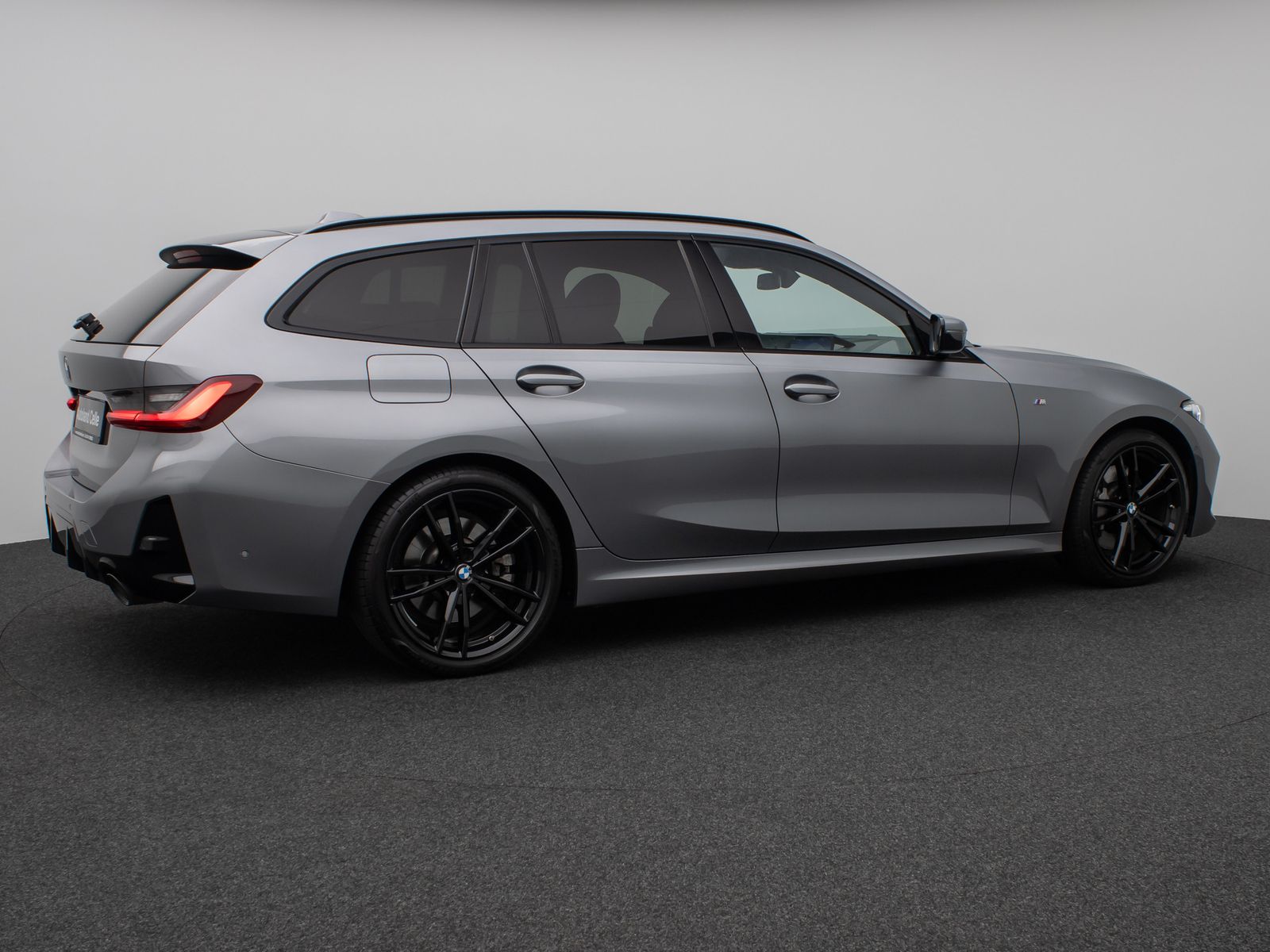 Fahrzeugabbildung BMW 330i xD M Sport Kamera HUD DAB HiFi Parks 19Zoll