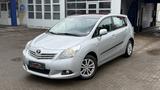 Toyota Verso Edition(PANO TEMPO KLIMA EINPARKHILFE) - Toyota Verso mit Benzin-Antrieb: Kleinbus, Automatik