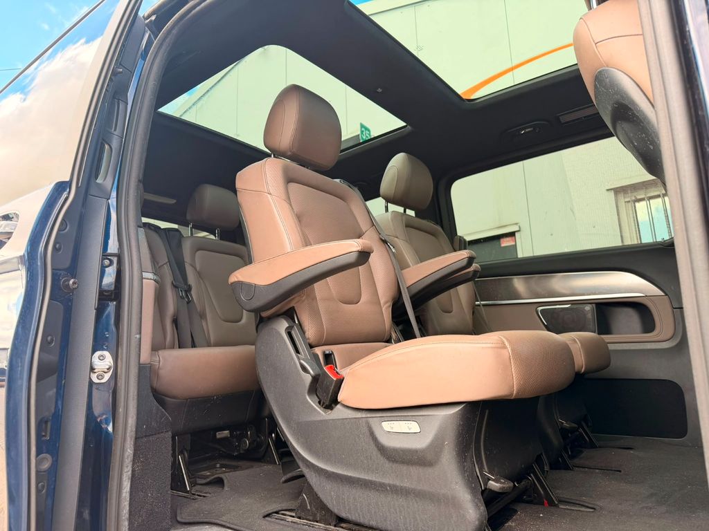 Image of Mercedes-Benz V 300