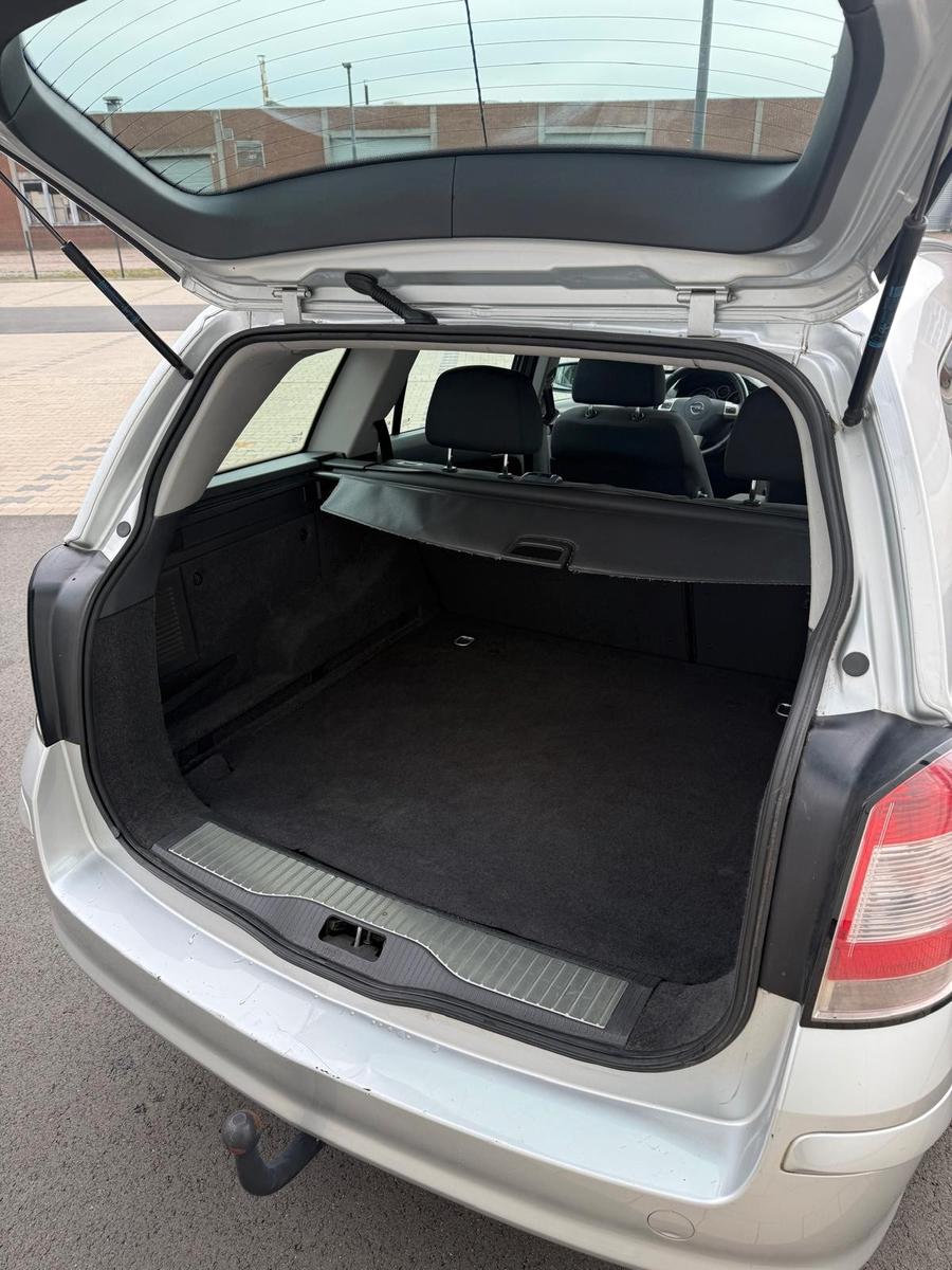 Opel Astra 2007 — photo 28