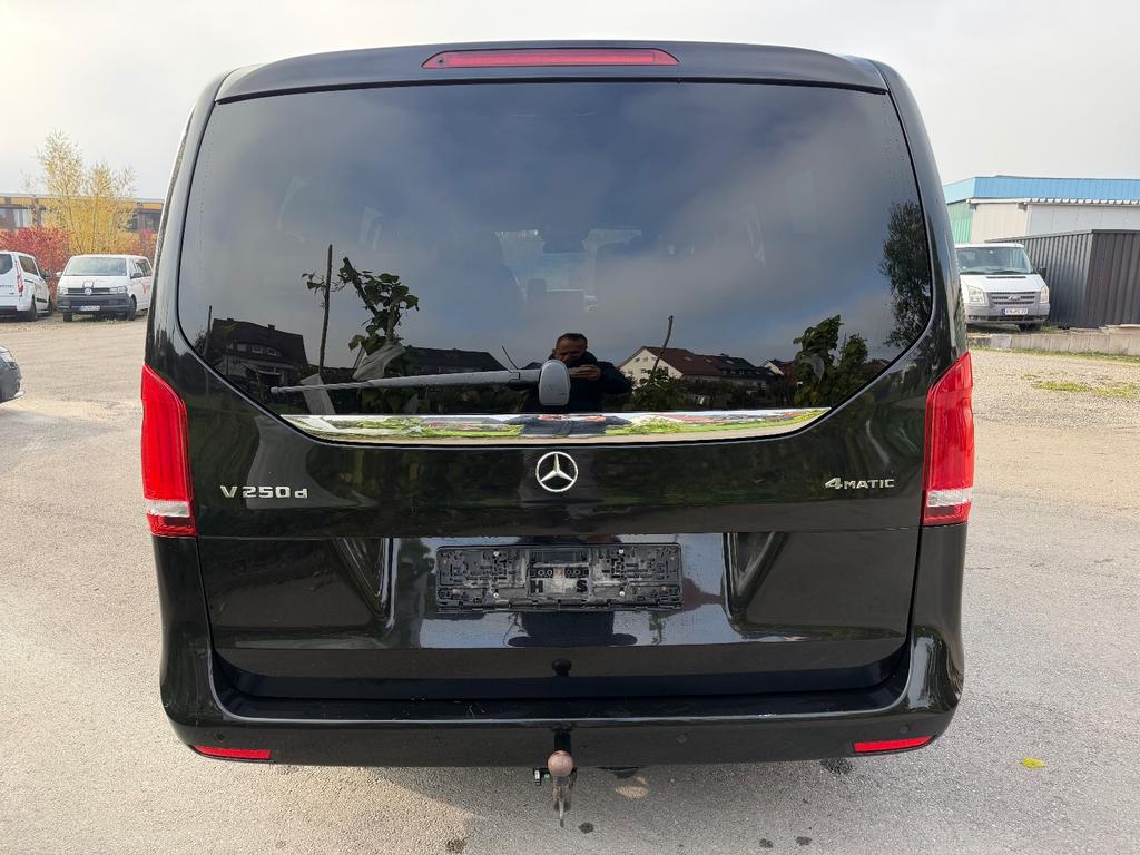 Mercedes-Benz V 250