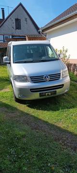 Volkswagen T5 Multivan Rollstuhl Hub-Bühne  - Volkswagen T5 Multivan: Behindertengerecht