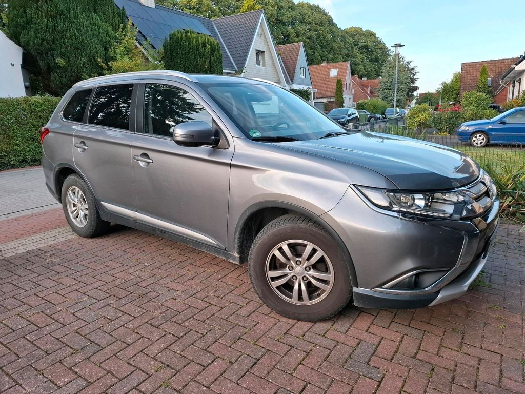 Image of Mitsubishi Outlander