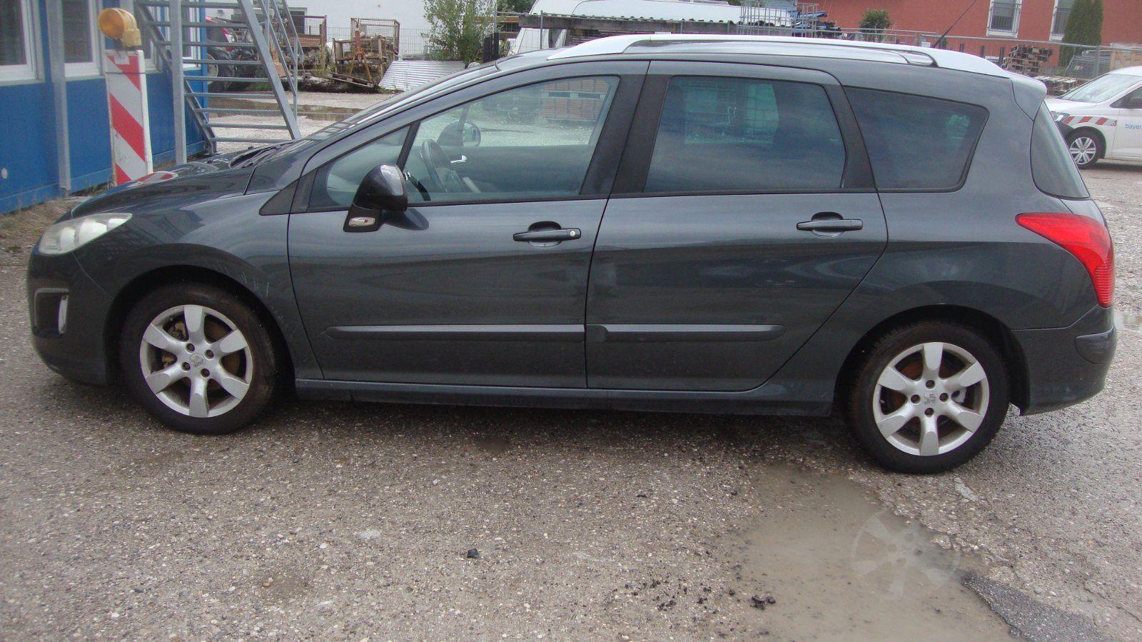 Peugeot 308 2011 — engine 111 HP (82kW)