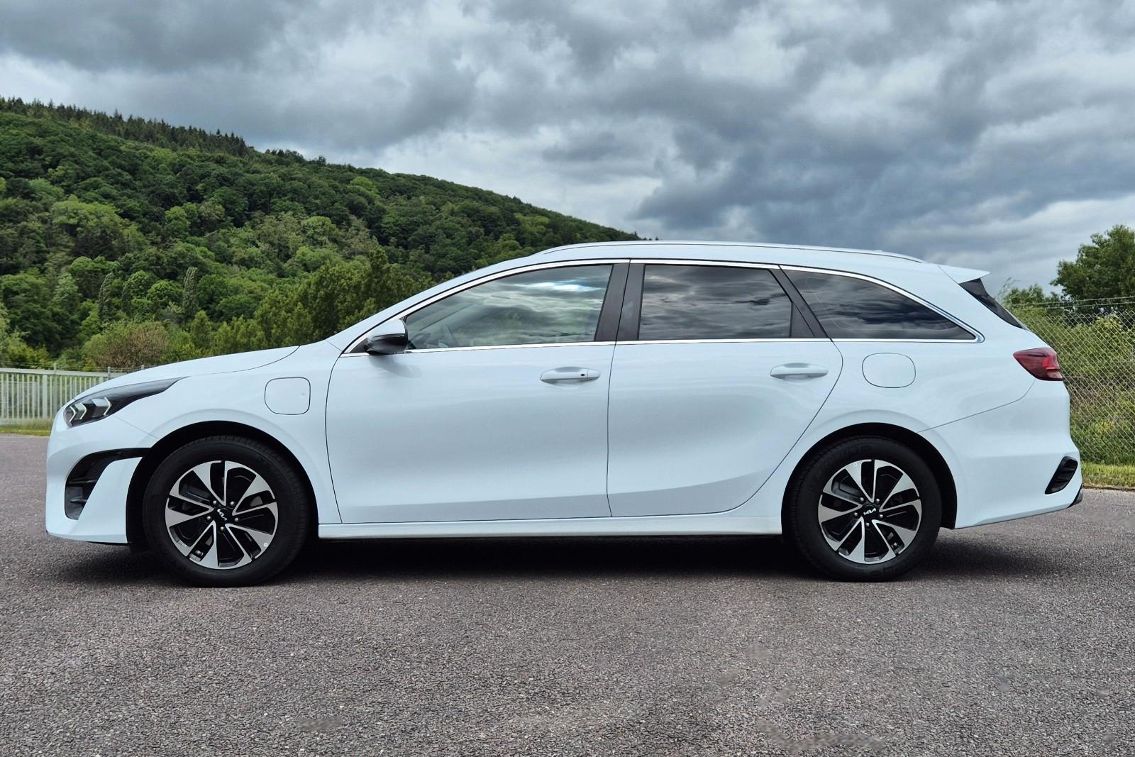 Kia Ceed Sportswagon 1.6 Plug-in Hybrid Vision, LED.