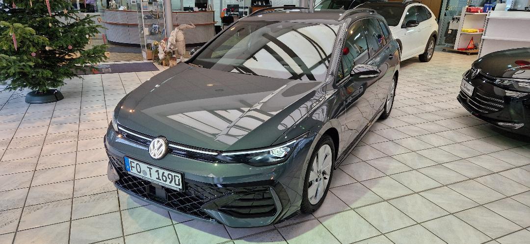 Volkswagen Golf Variant R-Line 2,0TDI DSG Blackstyle Matrix