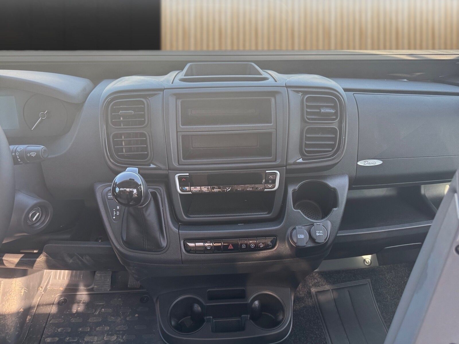 Fahrzeugabbildung Karmann Davis Lifestyle DA 590 LS Markise und Automatik