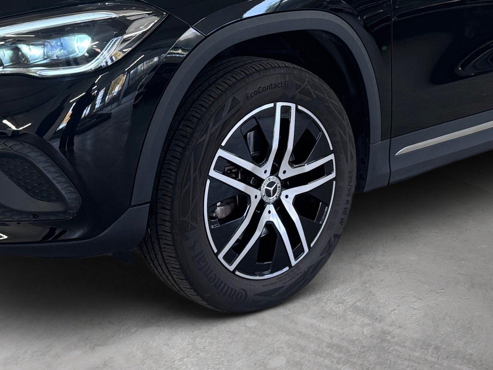 Fahrzeugabbildung Mercedes-Benz GLA 200 Progressive*Pano*Distro*HuD*MBeam*Totwi*