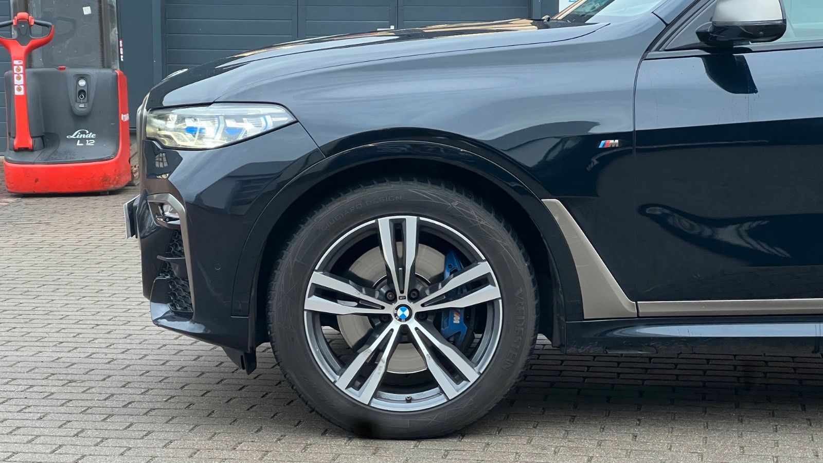 Fahrzeugabbildung BMW X7 M50 d *H/K*360°*PANO*AHK*M-Paket*HUD*Mietkauf