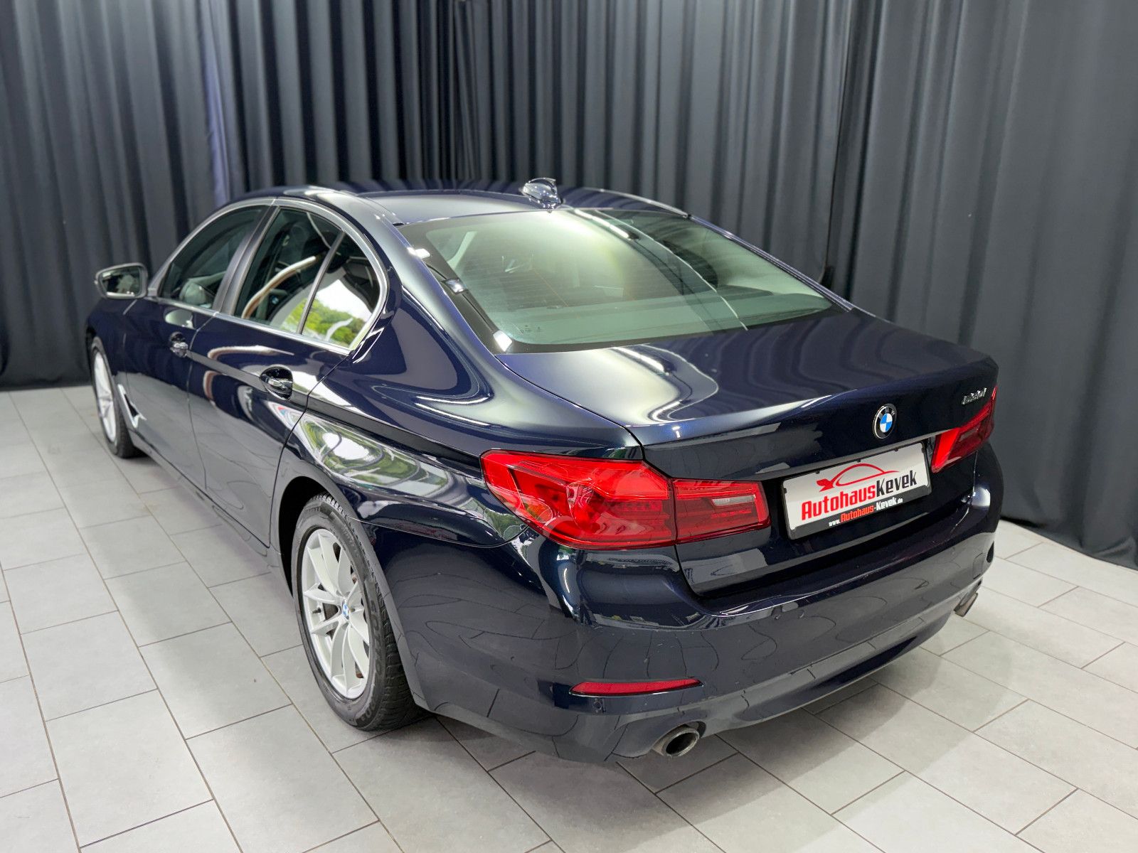Fahrzeugabbildung BMW 530I Limousine|Driving Assistant|NAVI|PDC