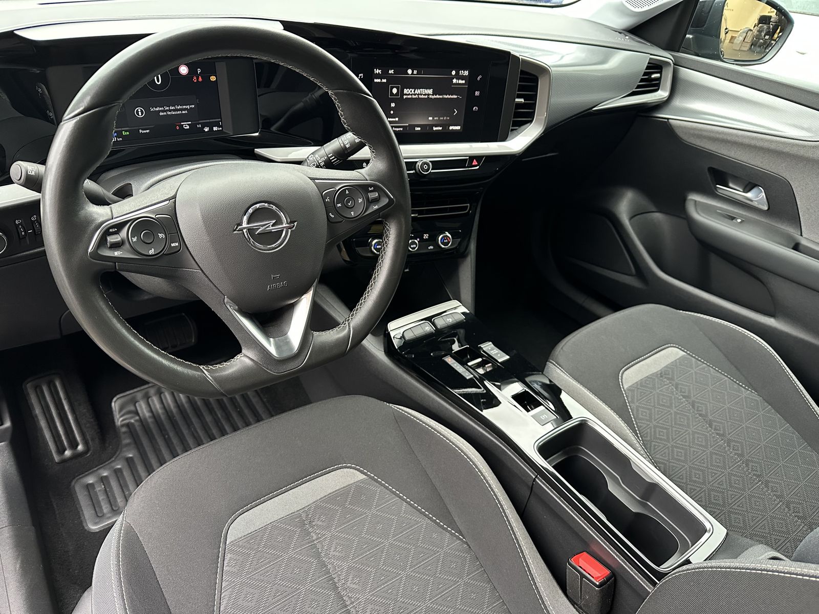 Fahrzeugabbildung Opel Mokka-e Edition LED+RÜCKFAHRKAMERA+BT+WÄRMEPUMPE