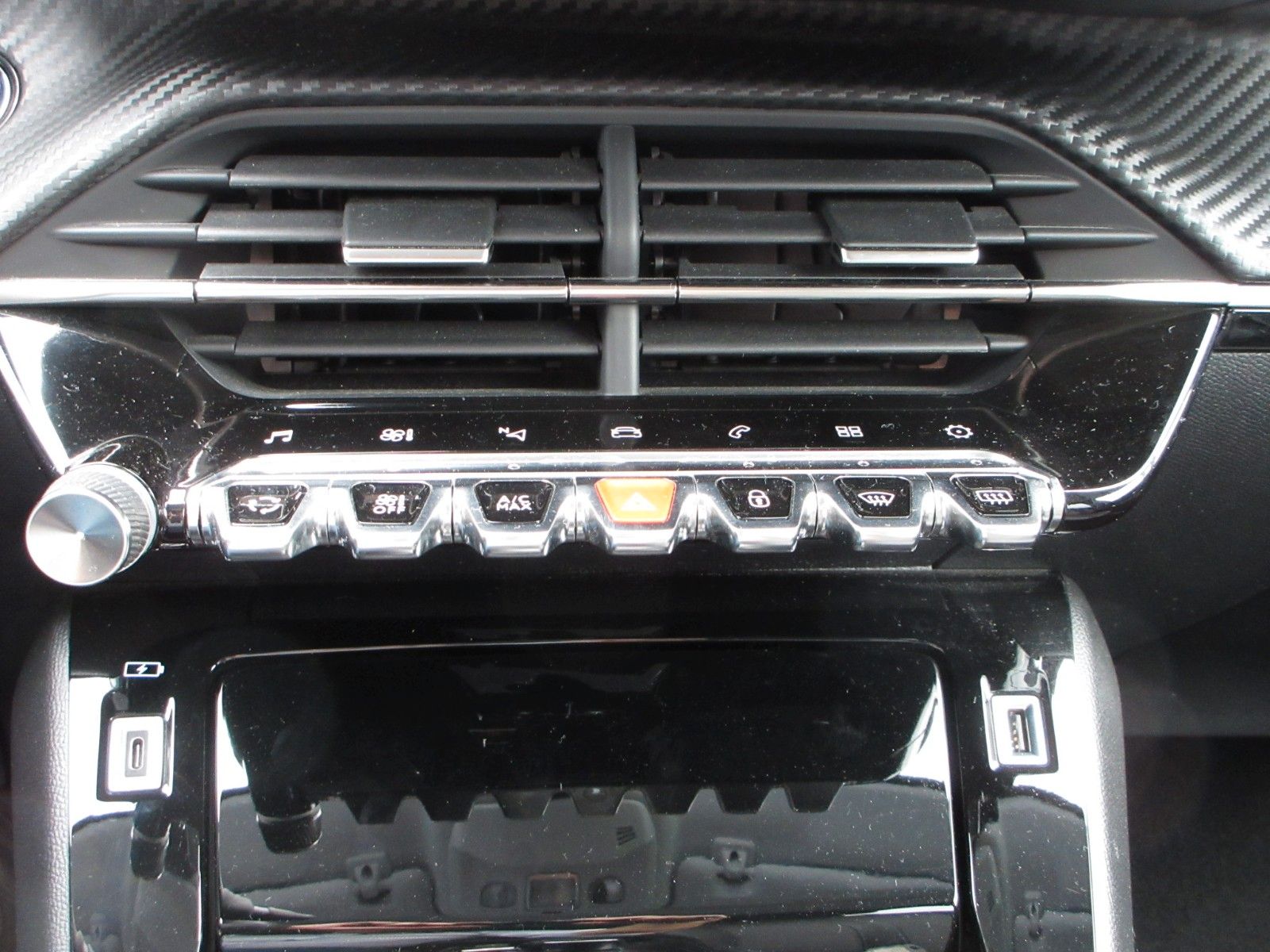 Fahrzeugabbildung Peugeot 208 Allure 1.2T LED/NAVI/PDC/R´CAM/VIRTUAL/TEMPO