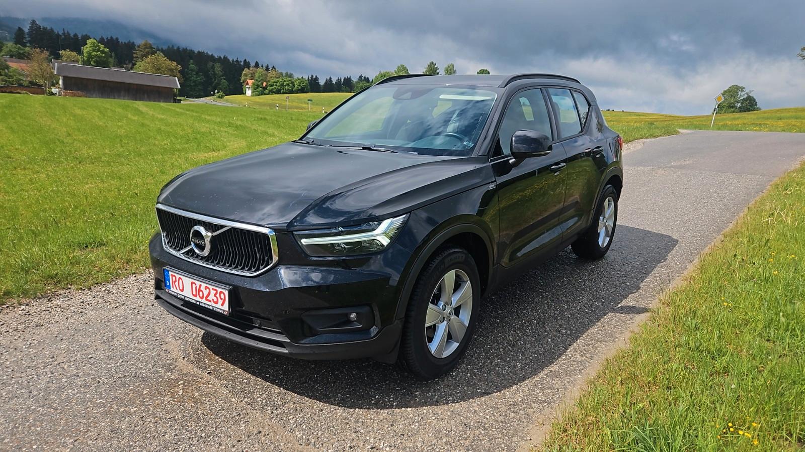 Volvo XC 40 Momentum 2WD, RFK,Winter,Business ,LED
