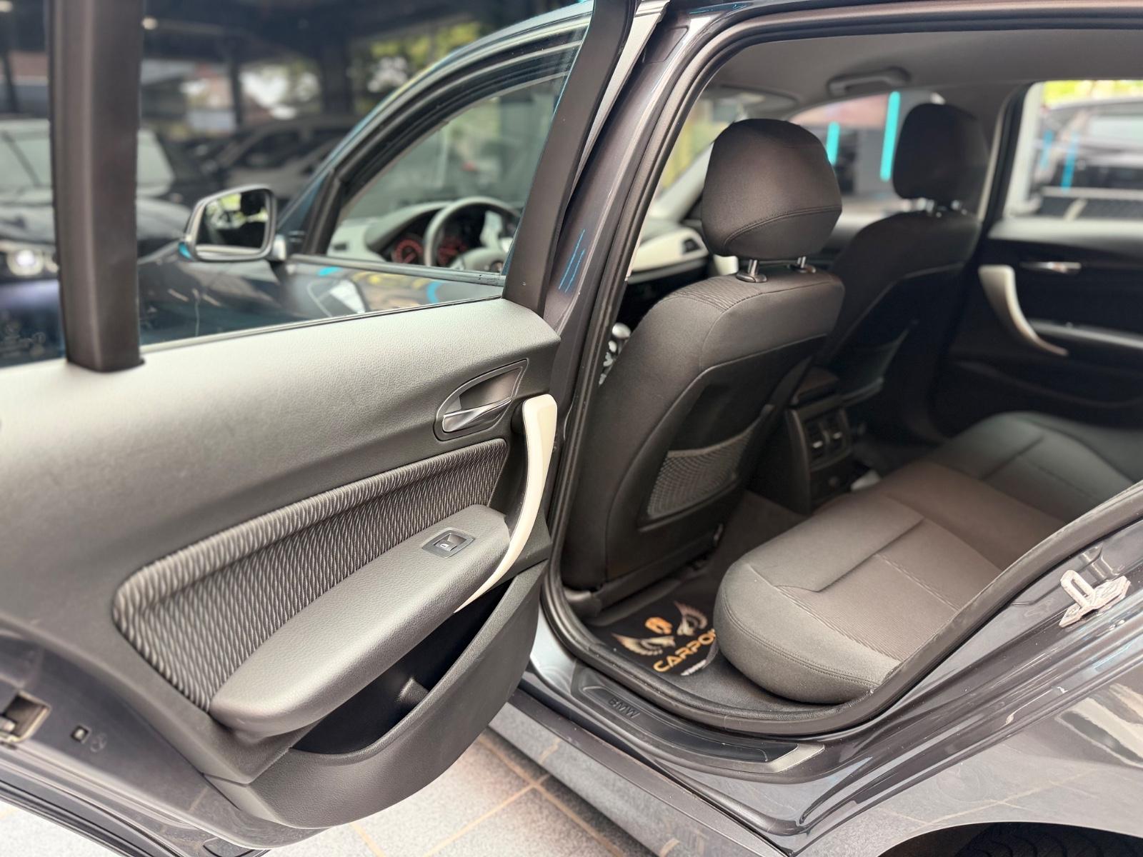 BMW 120 Limo/Xenon/KlimaA/Navi/PDC/BT/Temp.