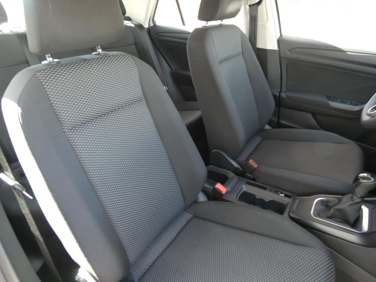 Volkswagen T-Roc 2.0 TDI LED AHK SHZ App-Connet Klima foto 4