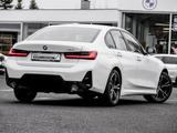 BMW 318i M SPORT+Zins ab 0,99%+LHZ+PA+SHZ - BMW 318 in Oldenburg