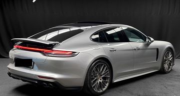 Porsche Panamera - 4
