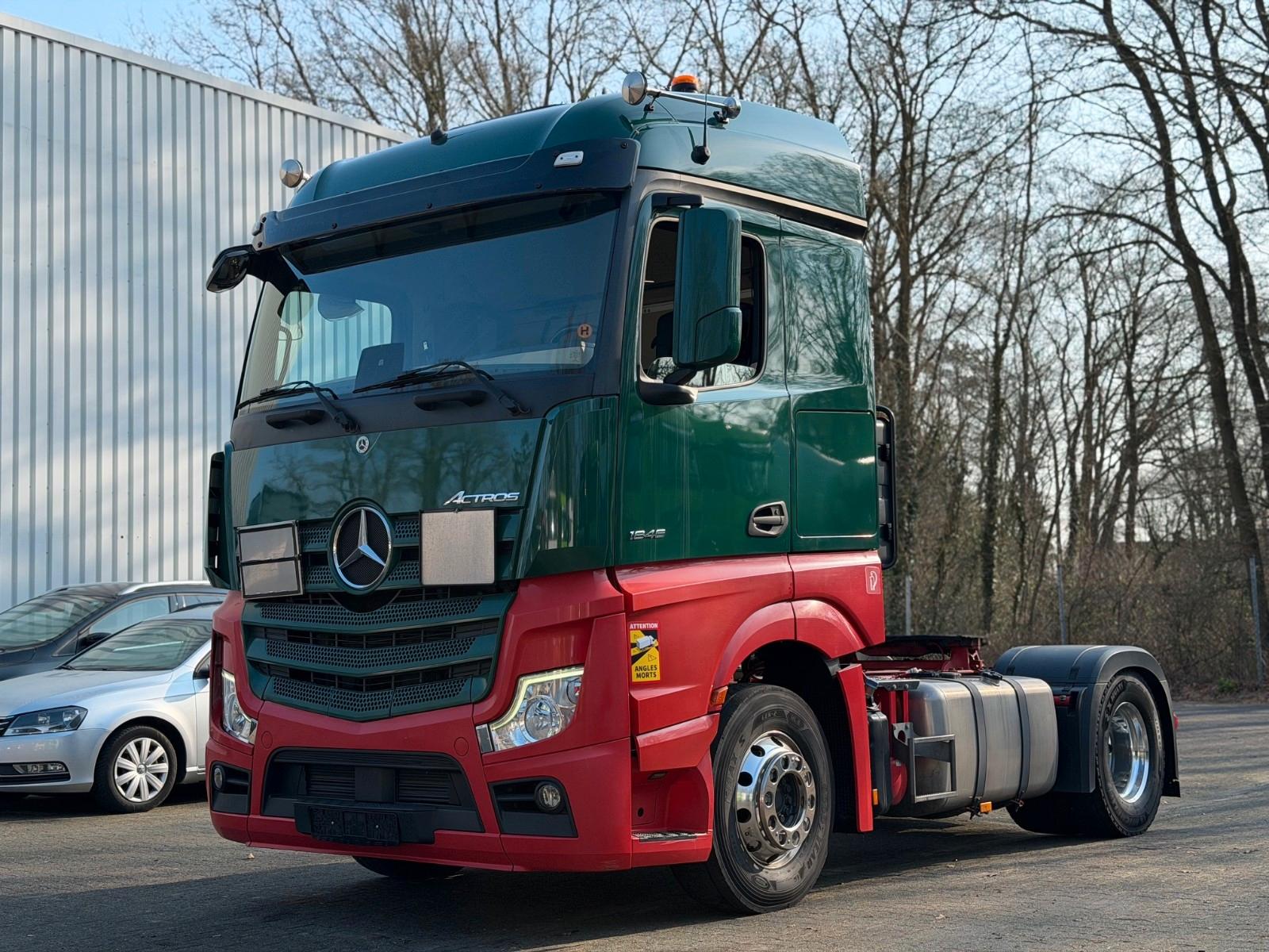 Mercedes-Benz Actros 1846 LS Multimedia LED ADR