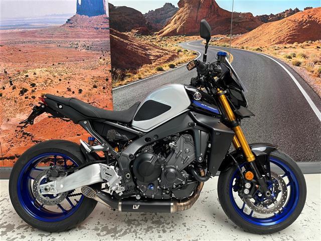 Yamaha MT-09 SP viele Extras!