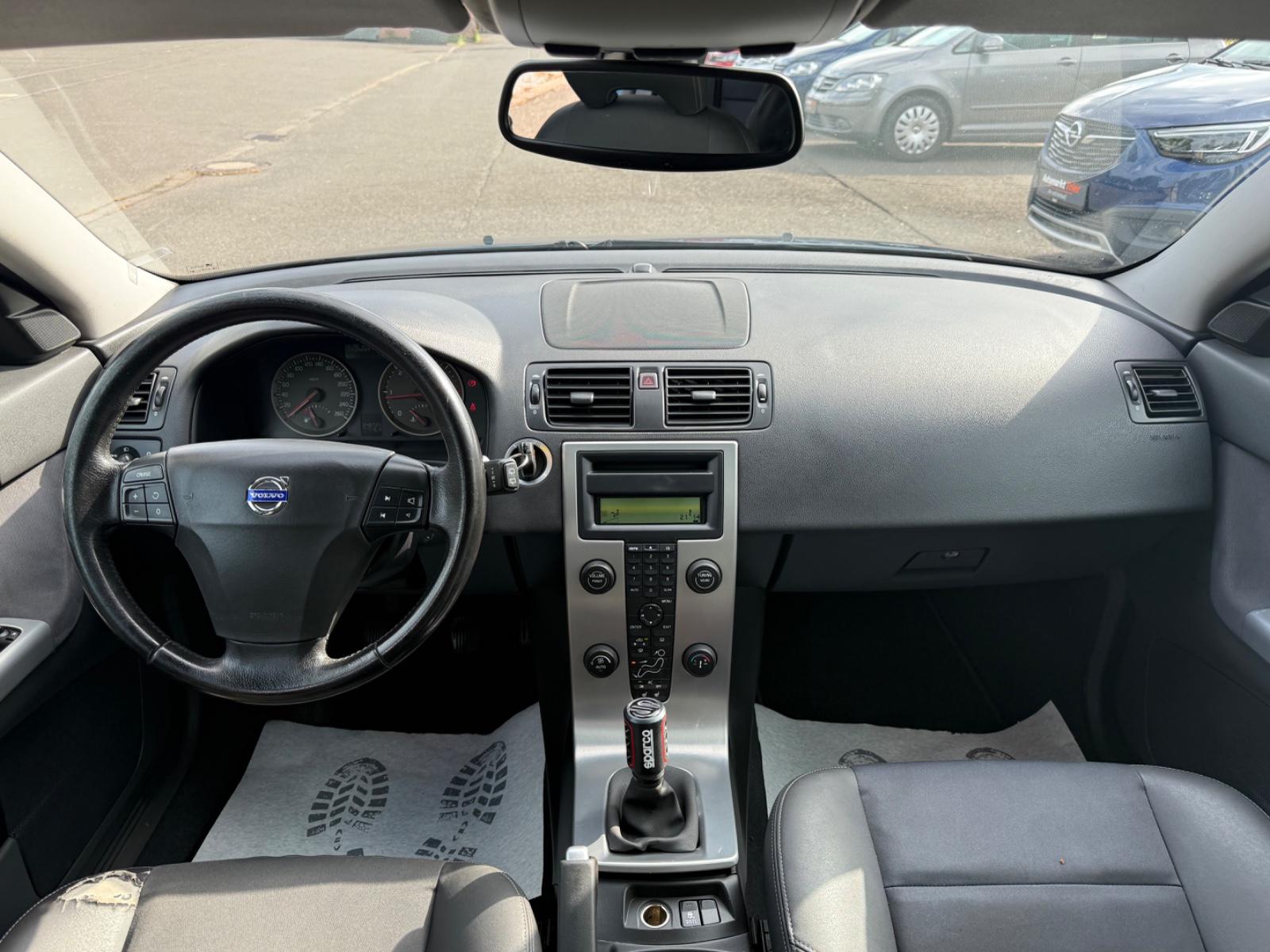 Volvo V50 2005 — photo 14