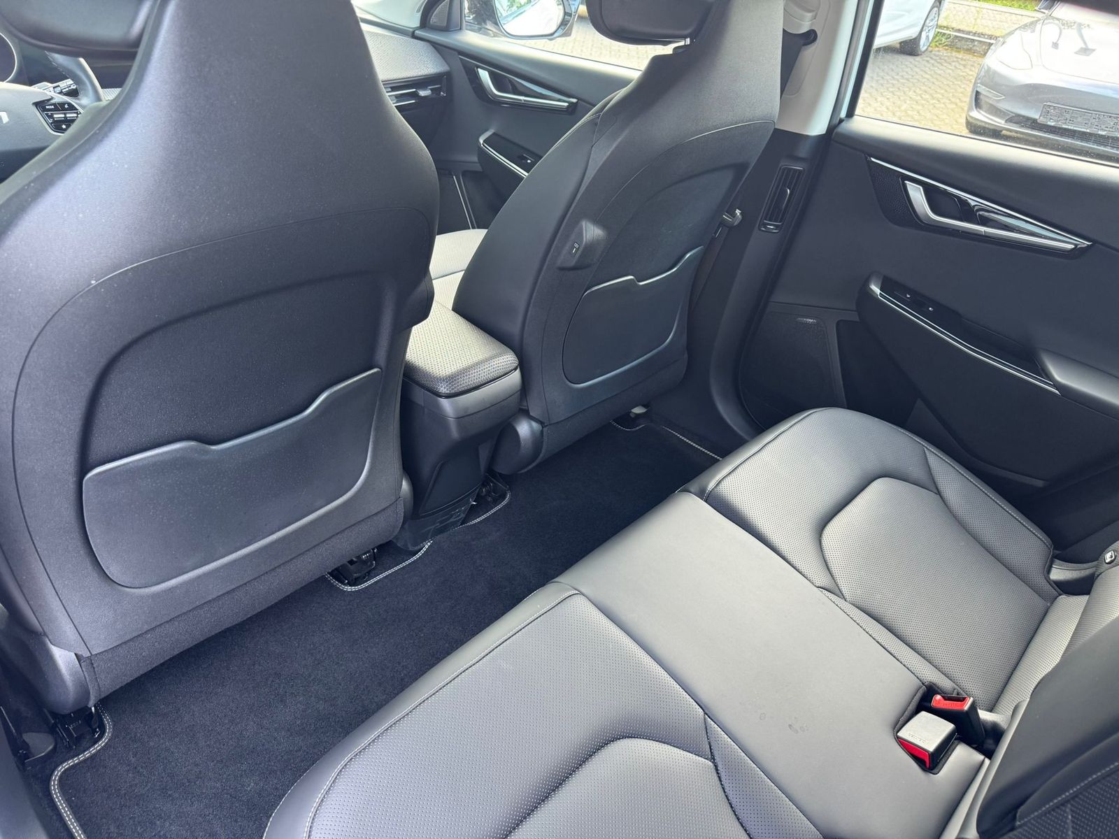 Fahrzeugabbildung Kia EV6 4WD NAVI+LED+SHZ+360°+DAB+ACC+19"+
