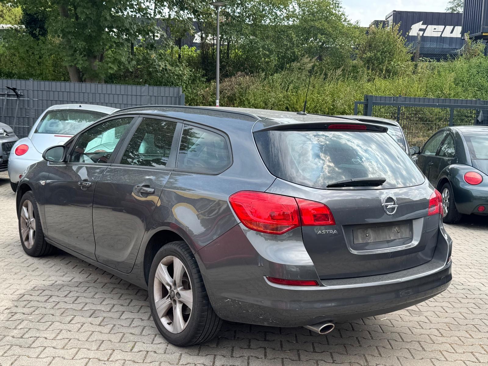 Opel Astra 2011 — engine 1.364 cm³, 120 HP (88kW)