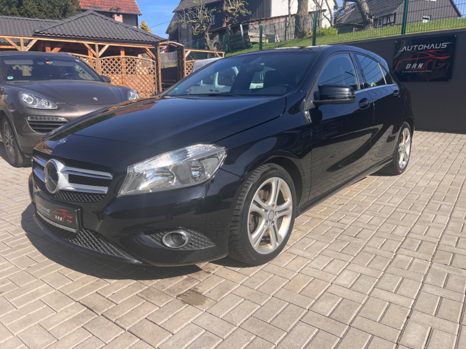 Mercedes-Benz A 180 A  BlueEfficiency/Navi/8-fach bereift