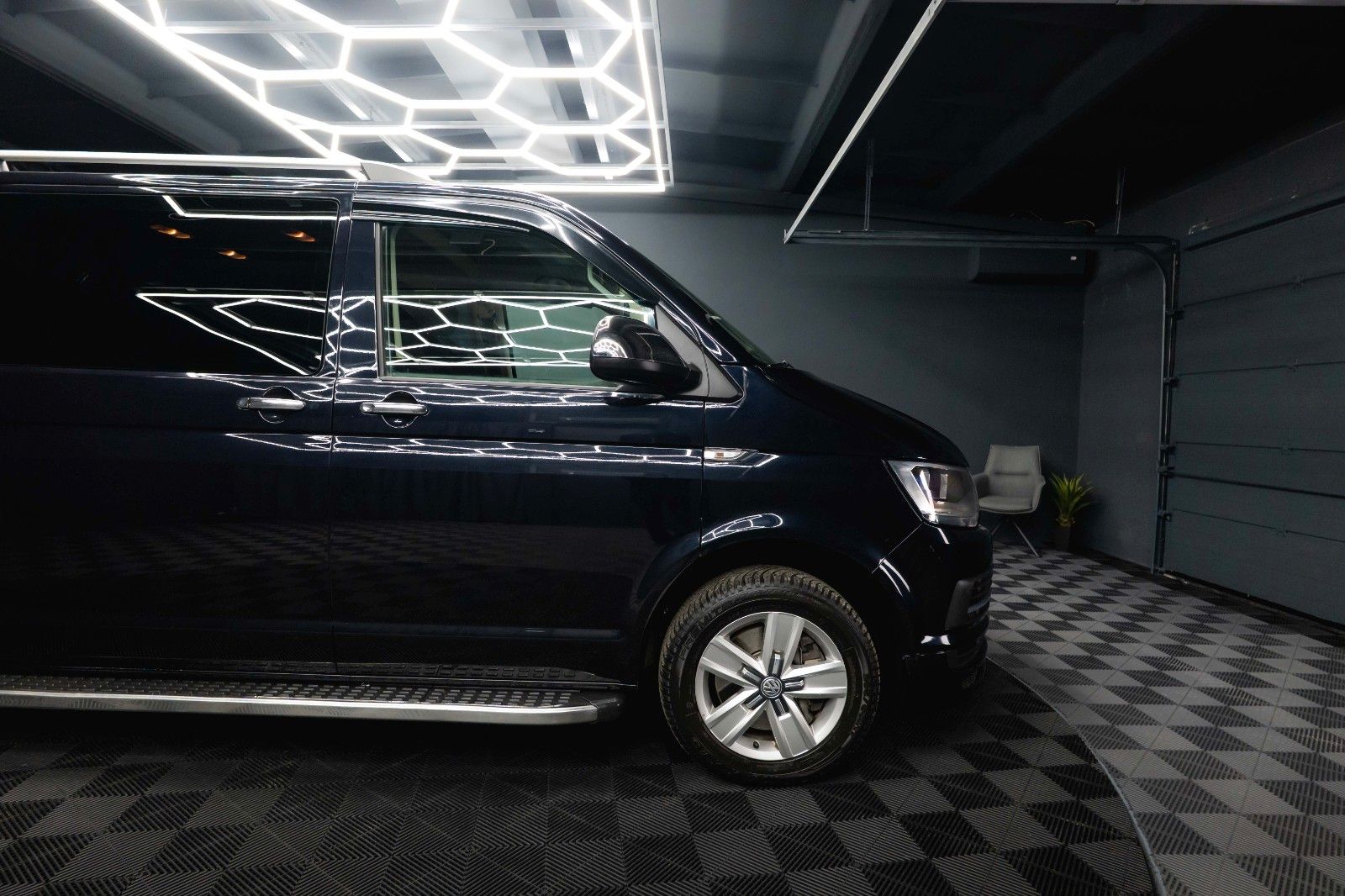 Fahrzeugabbildung Volkswagen T6 Multivan 2.0 TDI DSG Lang *ACC*CarPlay*DAB*