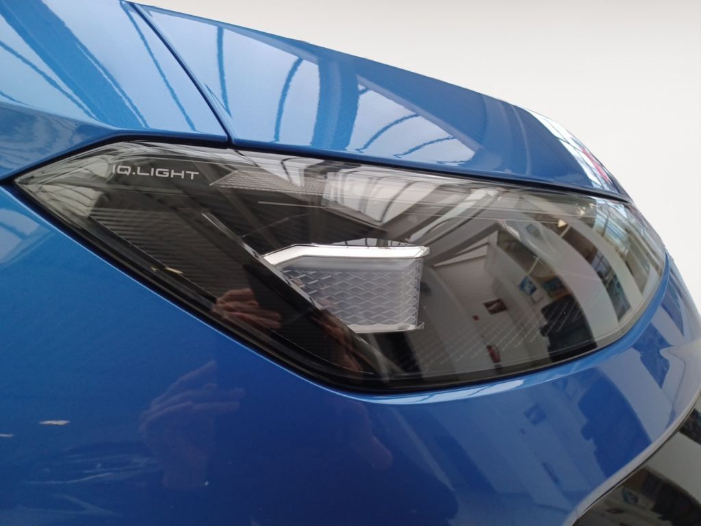 Fahrzeugabbildung Volkswagen T-Roc 1.5 eTSI DSG R-Line Black Style incl. WR
