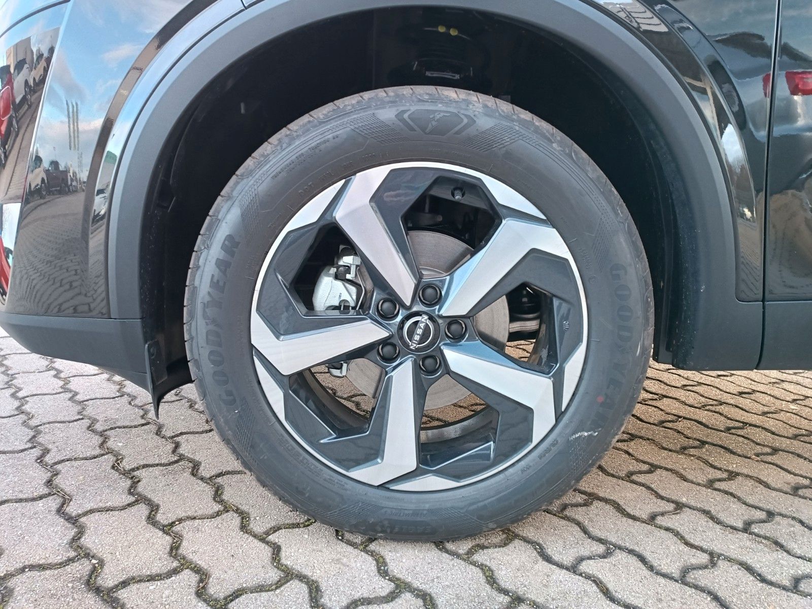 Fahrzeugabbildung Nissan Qashqai 1.3 DIG-T Xtronic Tekna LEDER+PROPILOT