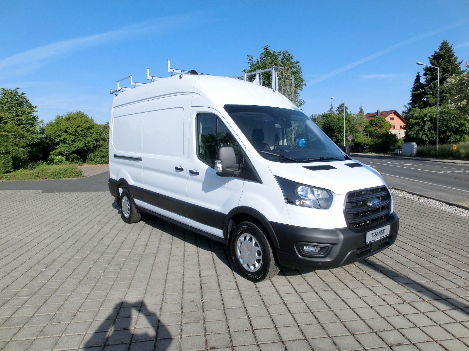 Fahrzeugabbildung Ford Transit Kasten 350 L3 Glastransporter