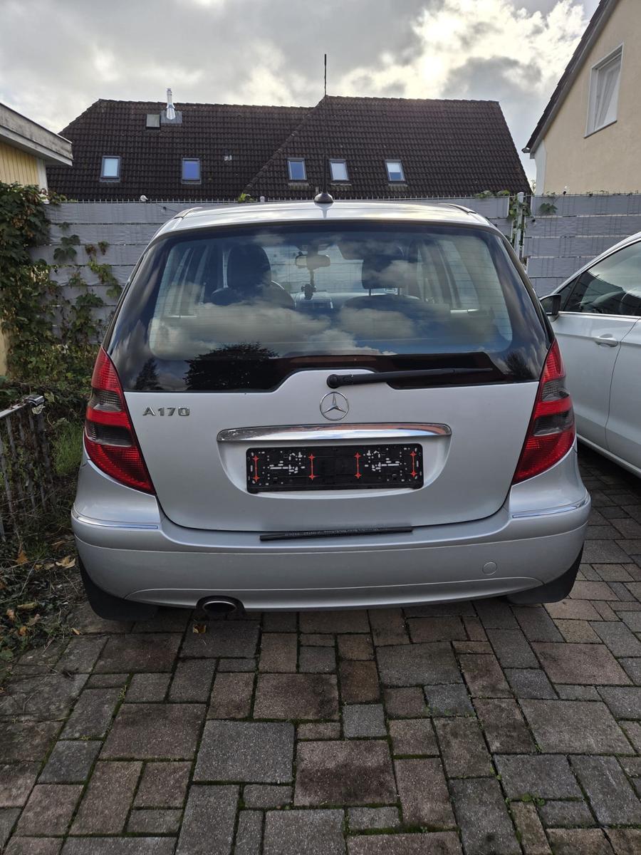 Mercedes-Benz A170 2004 — interior