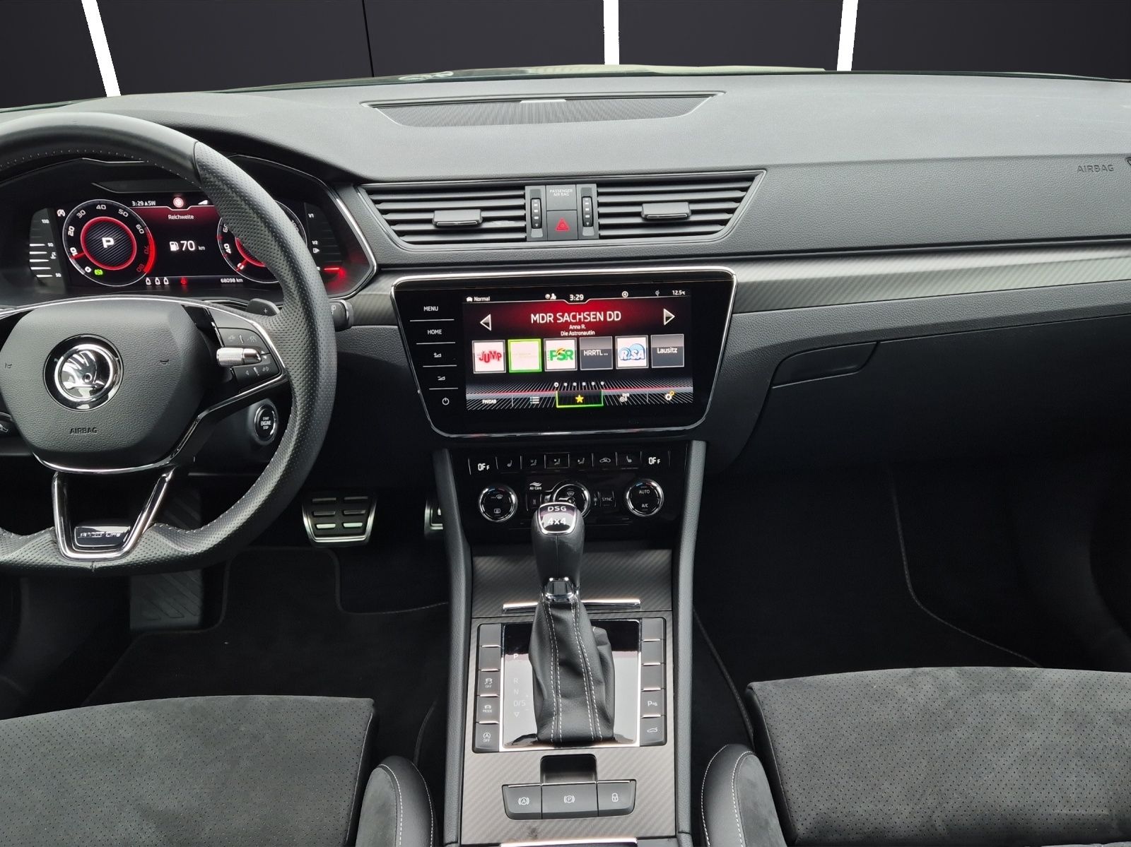 Fahrzeugabbildung SKODA Superb Combi TSI Sportline 4x4 DSG Standhzg. Mat